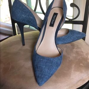New WHBM 4.25” Sexy blue fabric w/PL navy heels 11